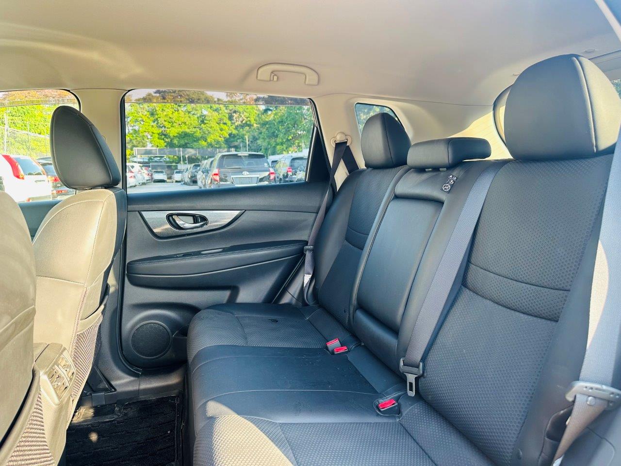 422. Nissan X-Trail 20X 2014