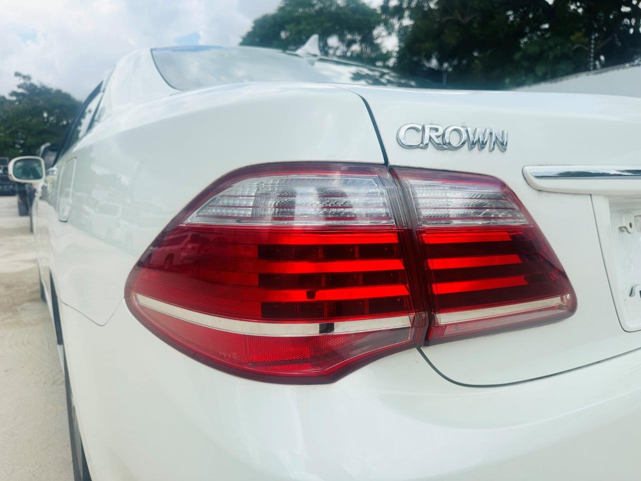 549 Toyota Crown ROYAL SALOON I-FOUR 2010