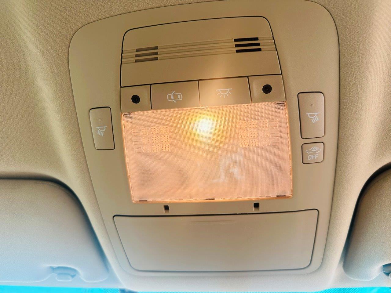 549 Toyota Crown ROYAL SALOON I-FOUR 2010