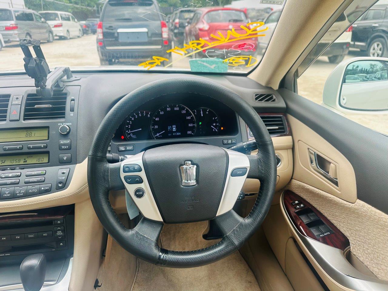 549 Toyota Crown ROYAL SALOON I-FOUR 2010