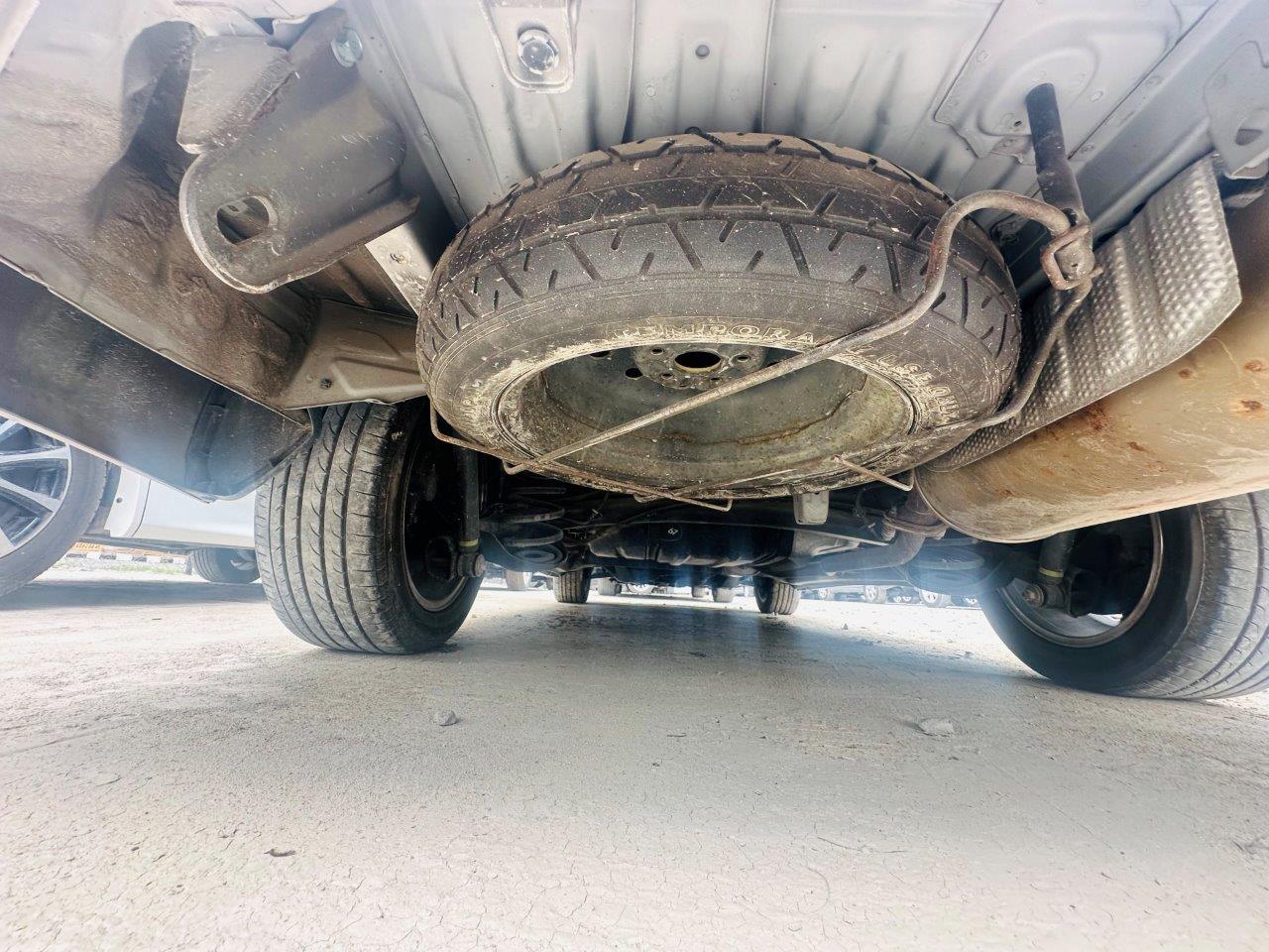 421. Toyota Alphard 240X 2011
