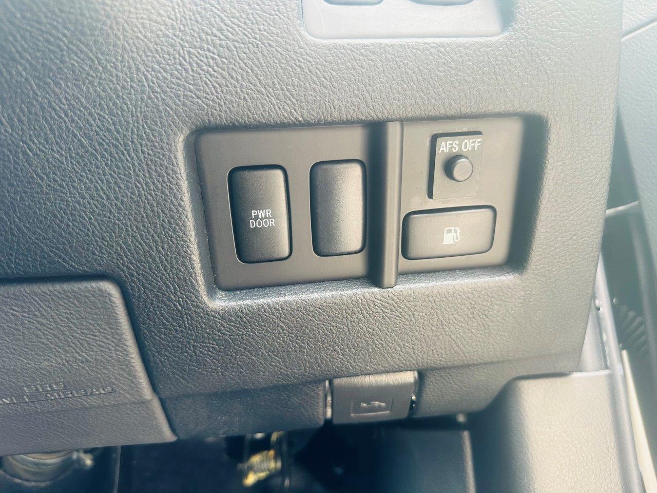 496 Toyota Harrier 240G 2009