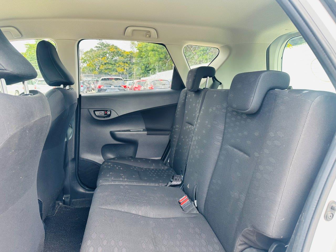 565. Toyota Ractis X 2011