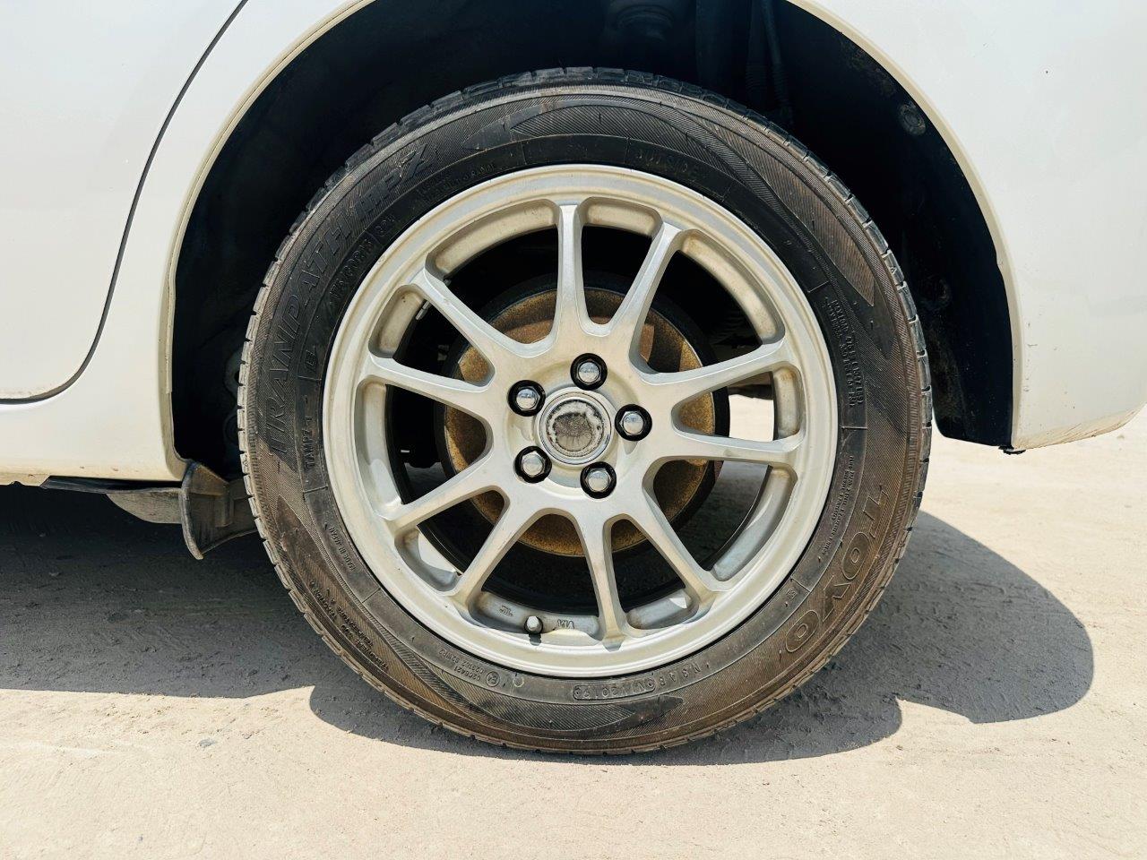 565. Toyota Ractis X 2011