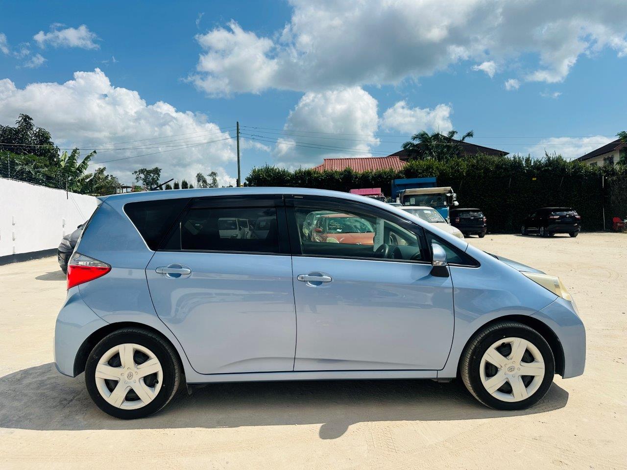 589 Toyota Ractis S 2011