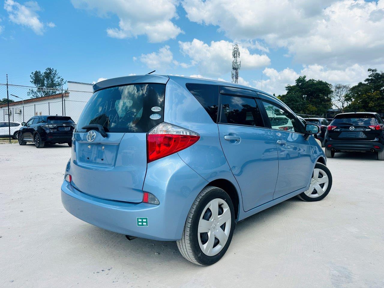 589 Toyota Ractis S 2011