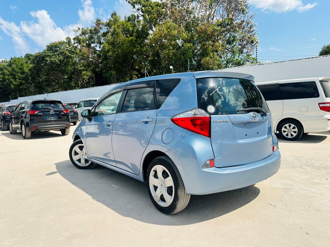 589 Toyota Ractis S 2011