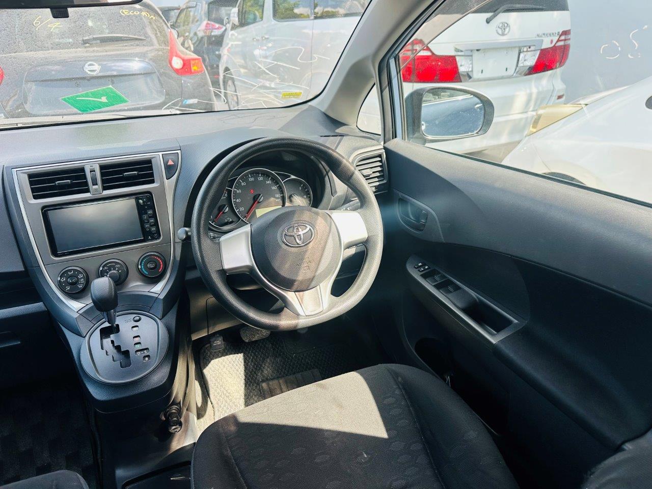 589 Toyota Ractis S 2011