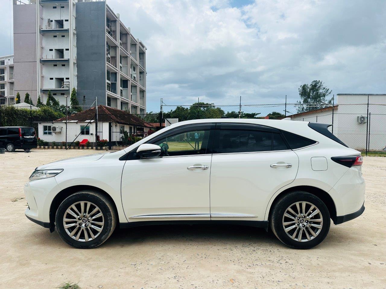 599 Toyota Harrier PROGRESS 2017