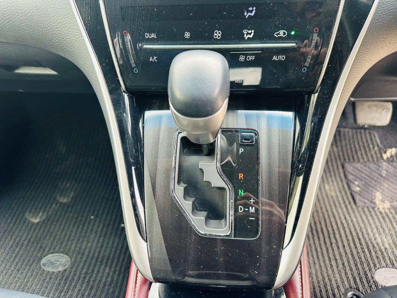 599 Toyota Harrier PROGRESS 2017