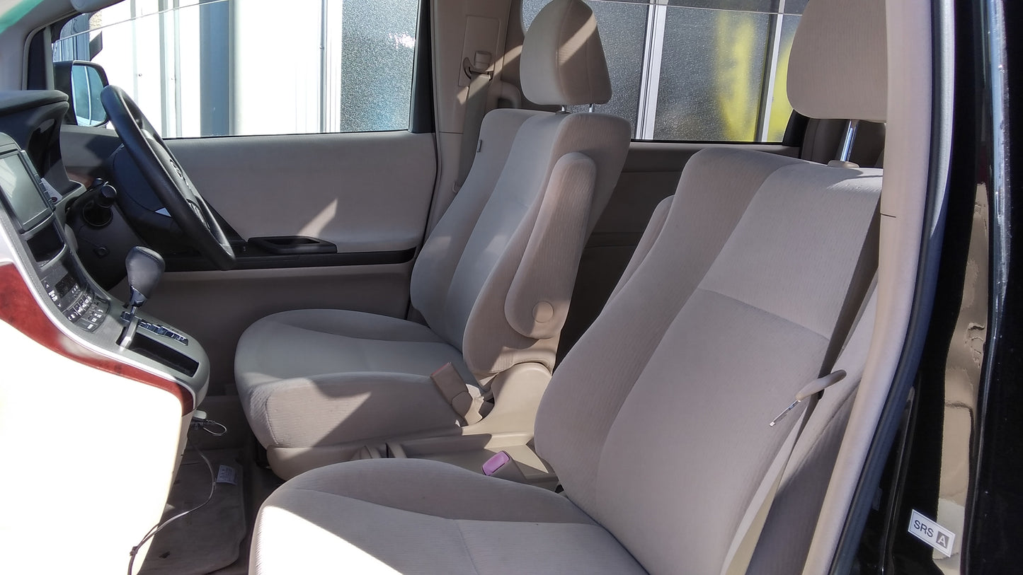 722 Toyota Alphard 240X 2010