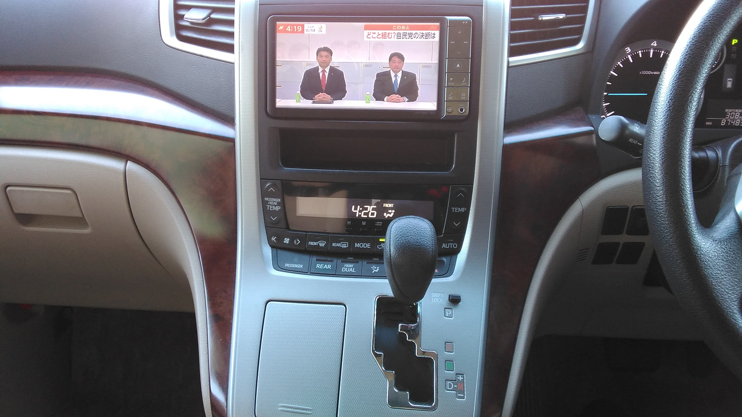 722 Toyota Alphard 240X 2010