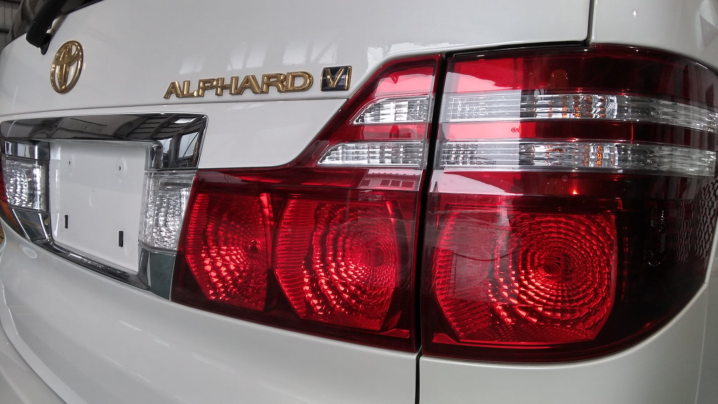 735 Toyota Alphard 2.5AS 2005