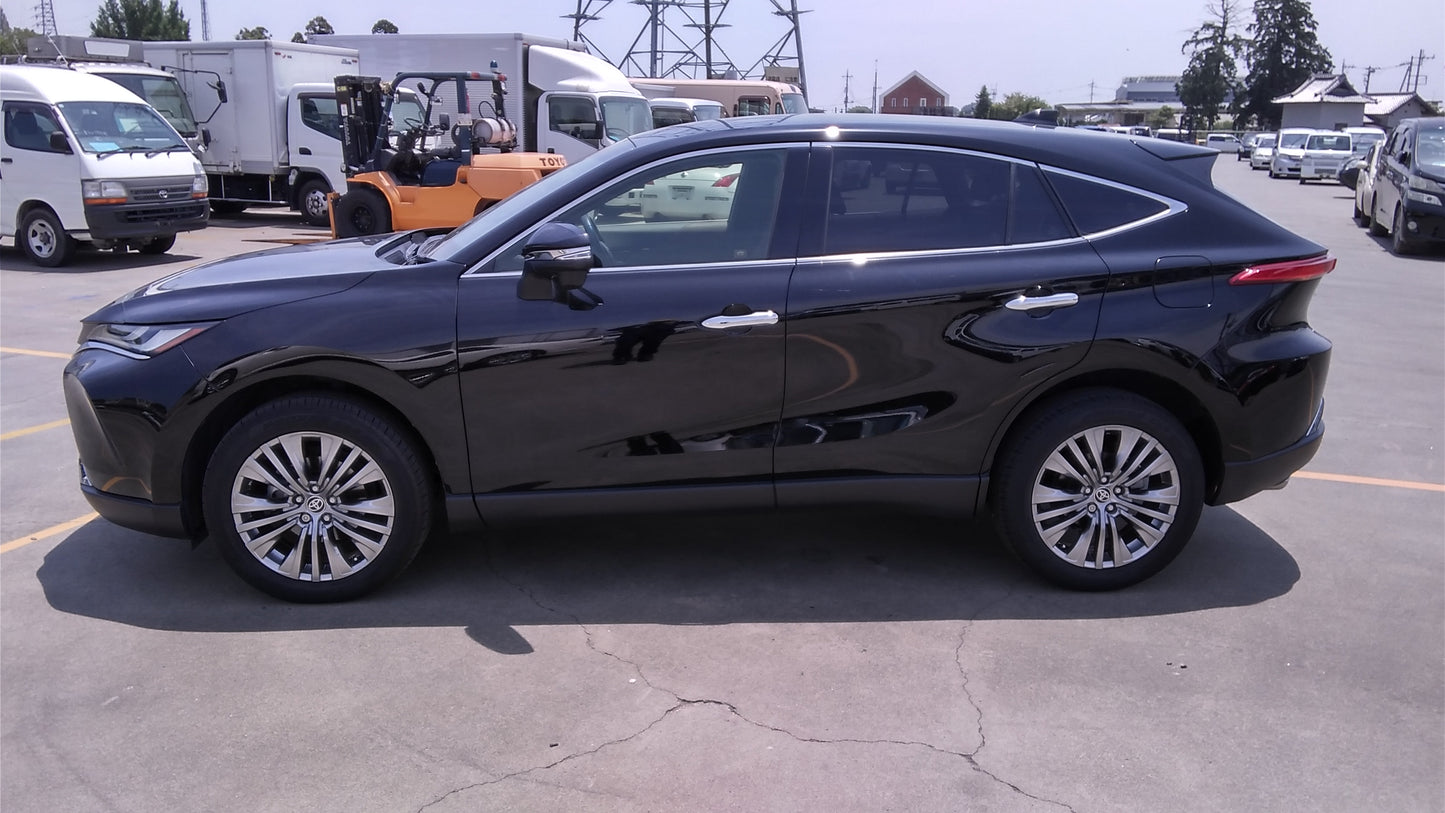 817. Toyota Harrier Z 2020