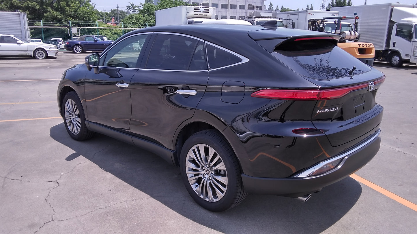 817. Toyota Harrier Z 2020