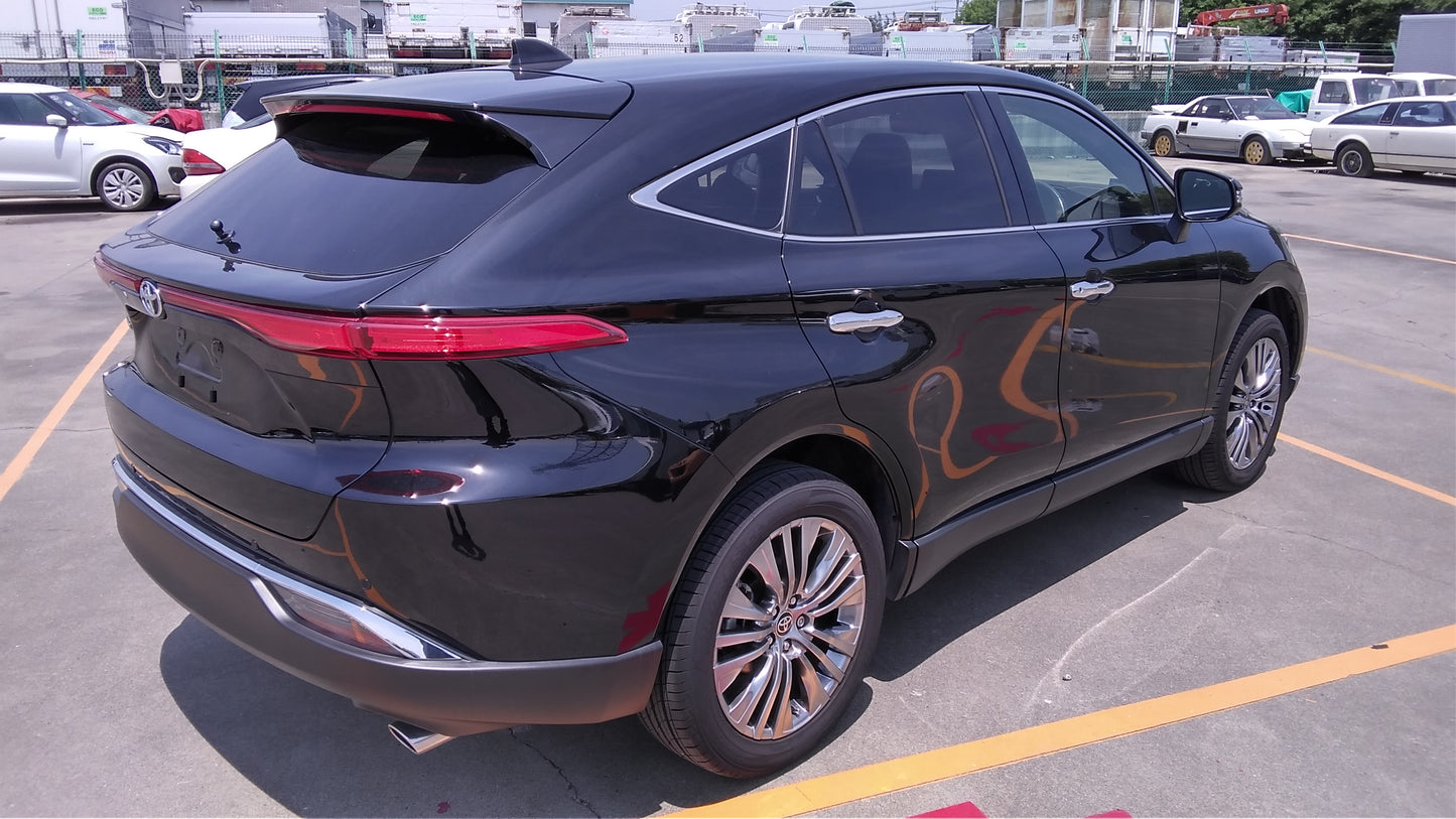 817. Toyota Harrier Z 2020