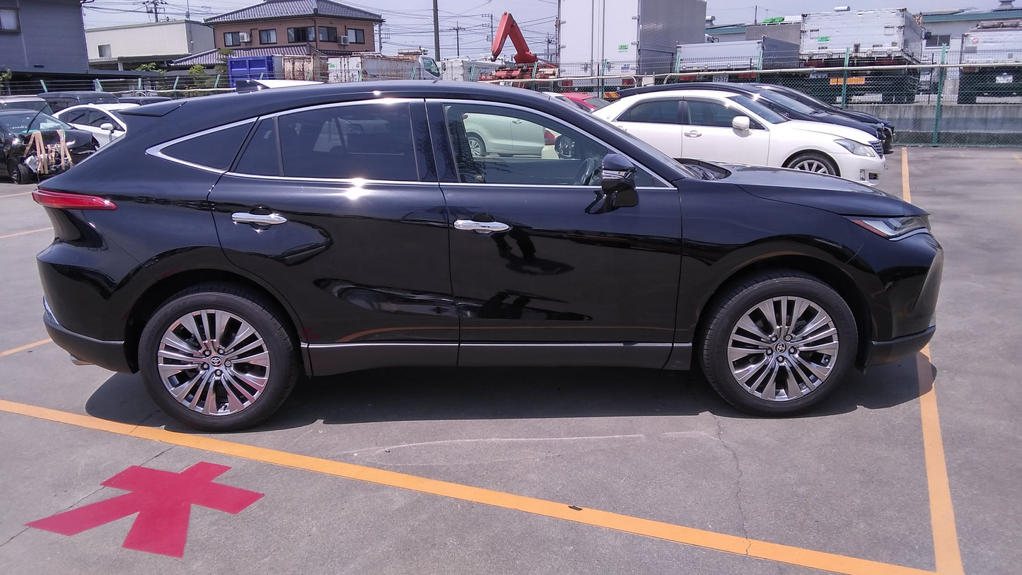 817. Toyota Harrier Z 2020