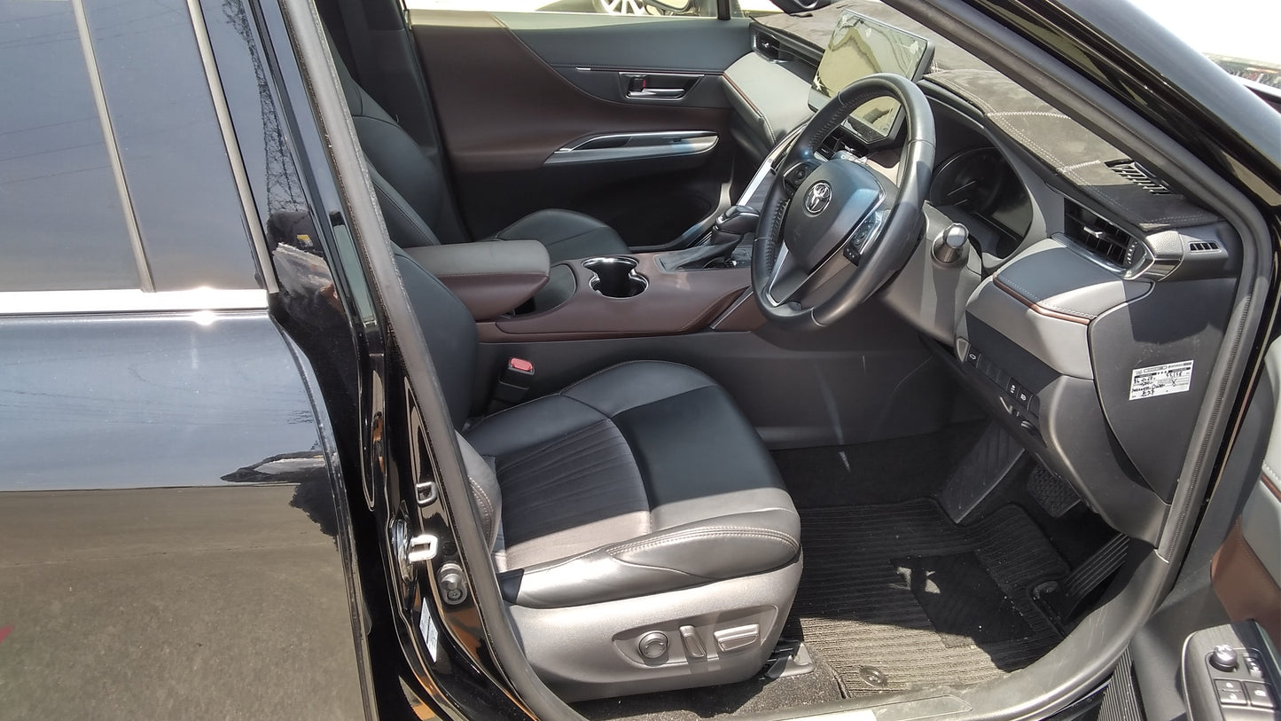 817. Toyota Harrier Z 2020