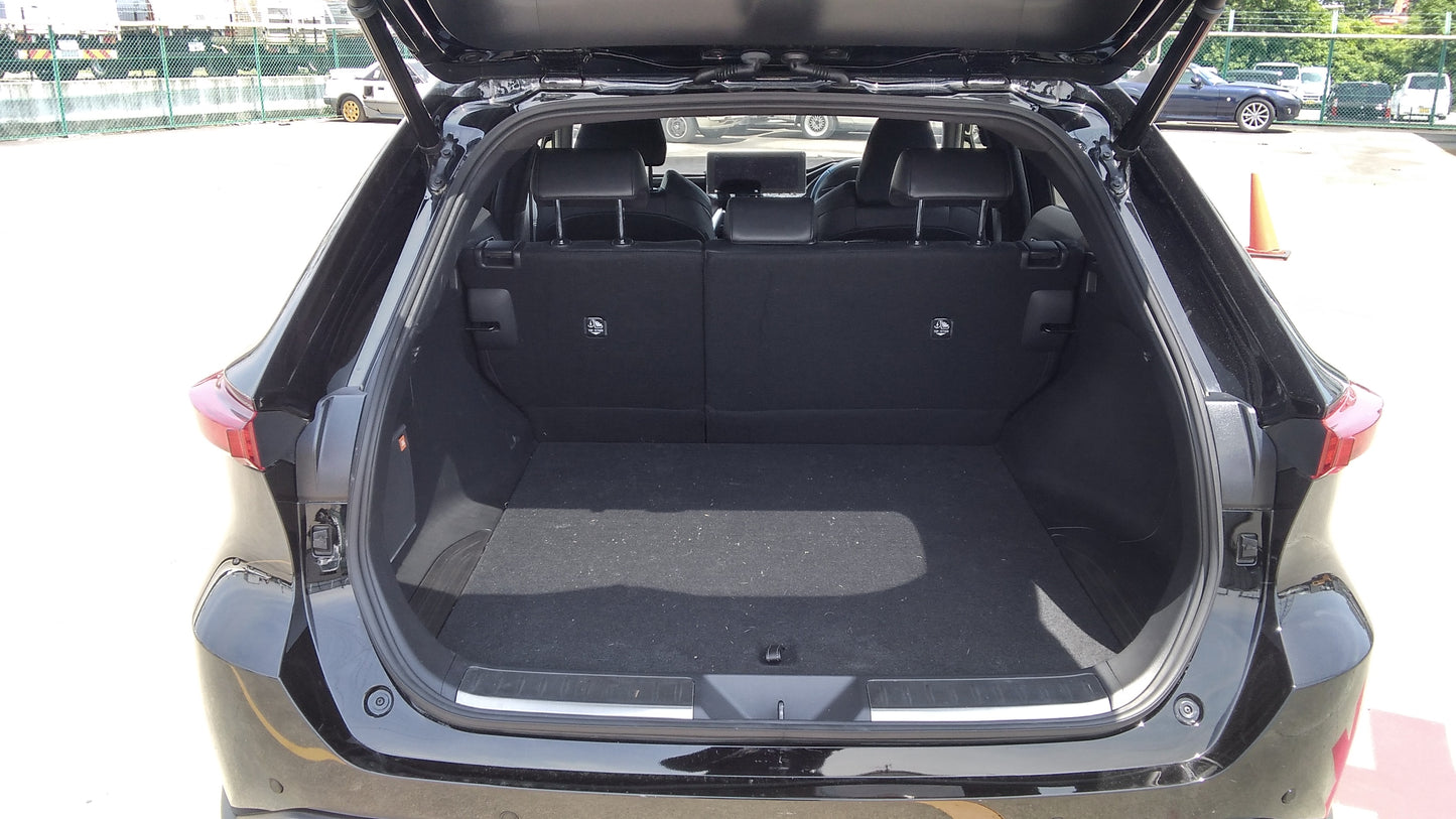 817. Toyota Harrier Z 2020