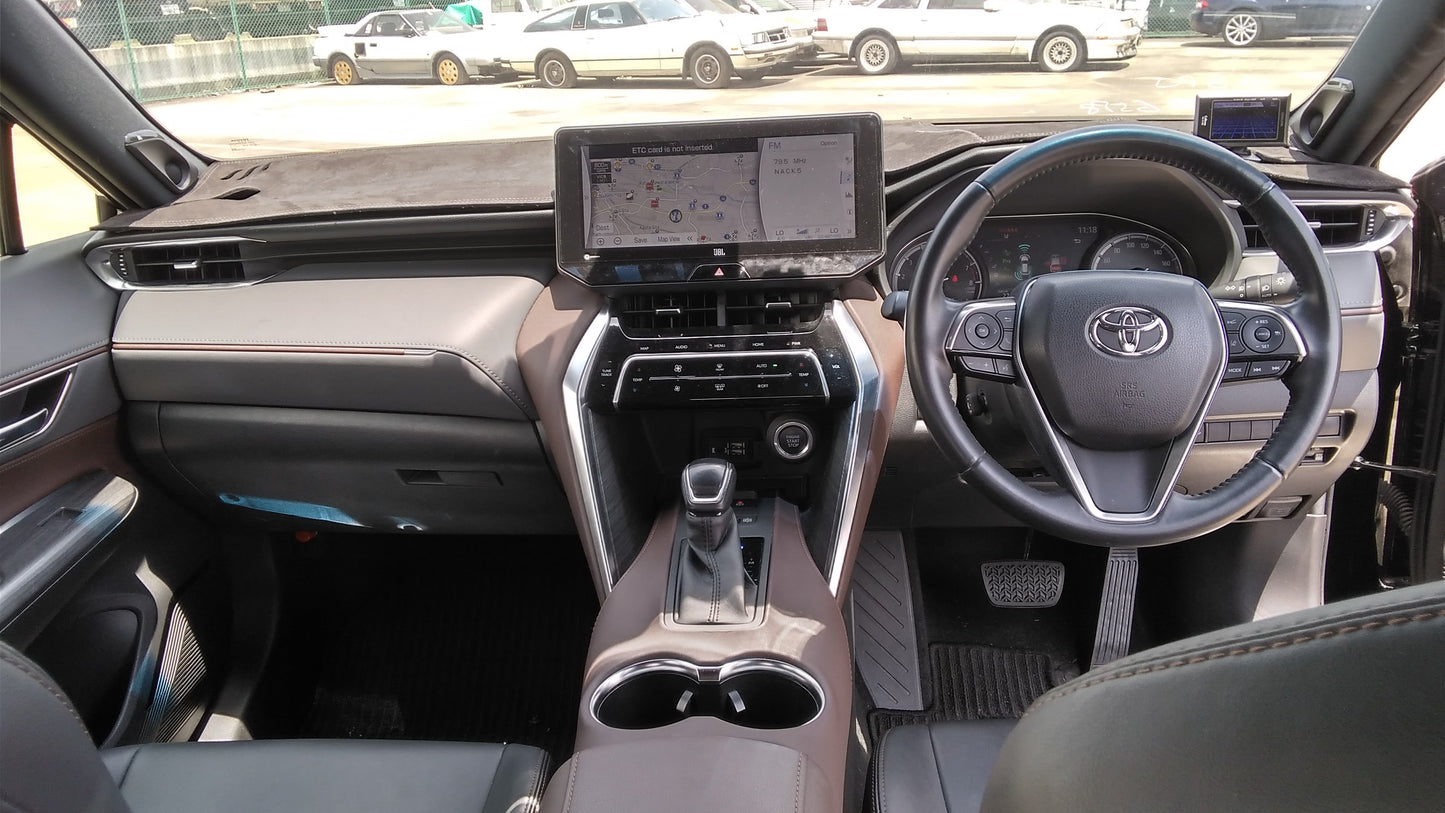 817. Toyota Harrier Z 2020