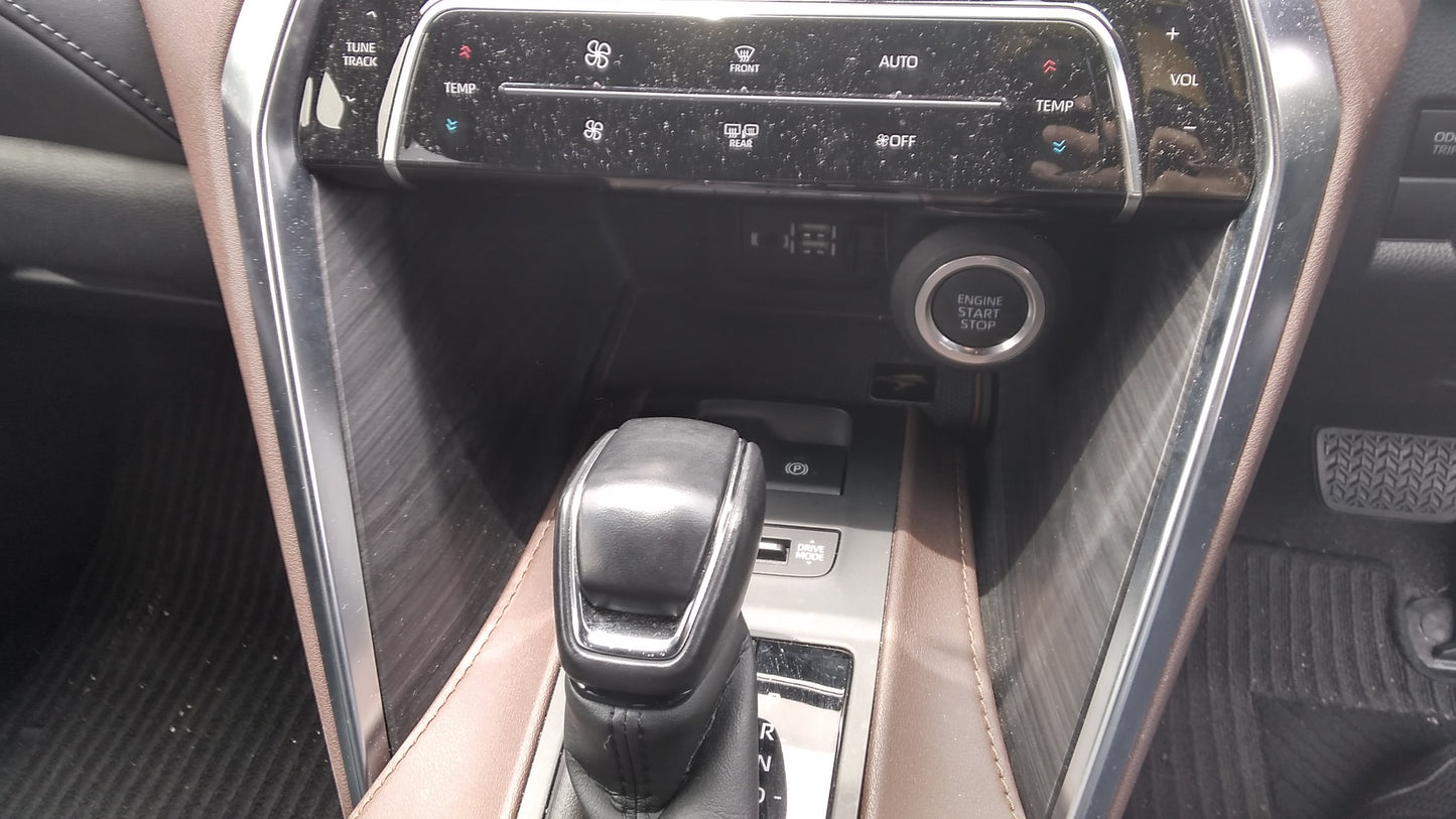 817. Toyota Harrier Z 2020