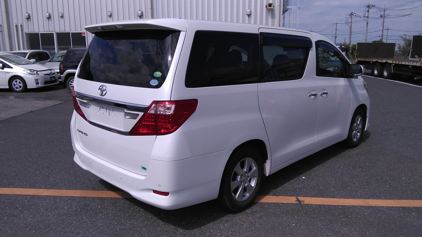 820. Toyota Alphard 240X 2012
