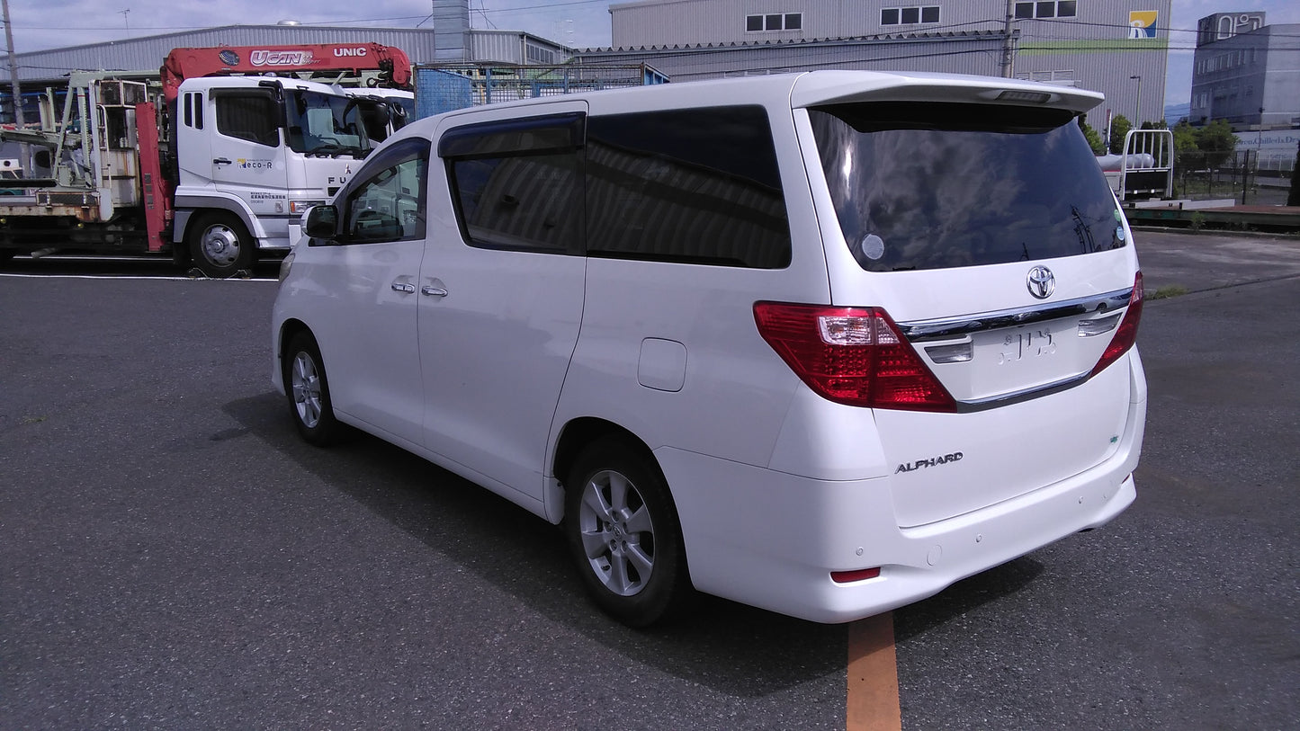 820. Toyota Alphard 240X 2012