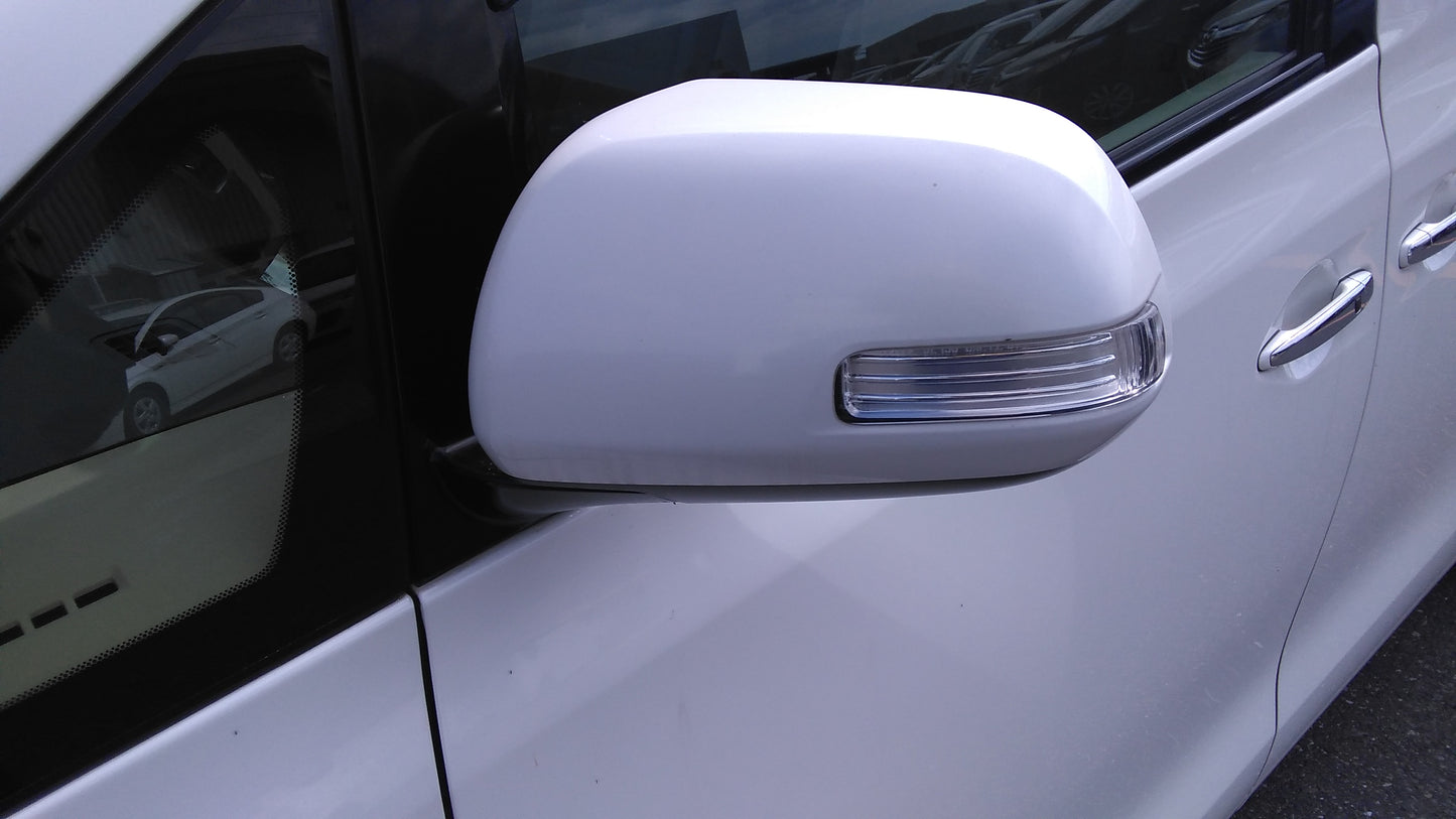 820. Toyota Alphard 240X 2012