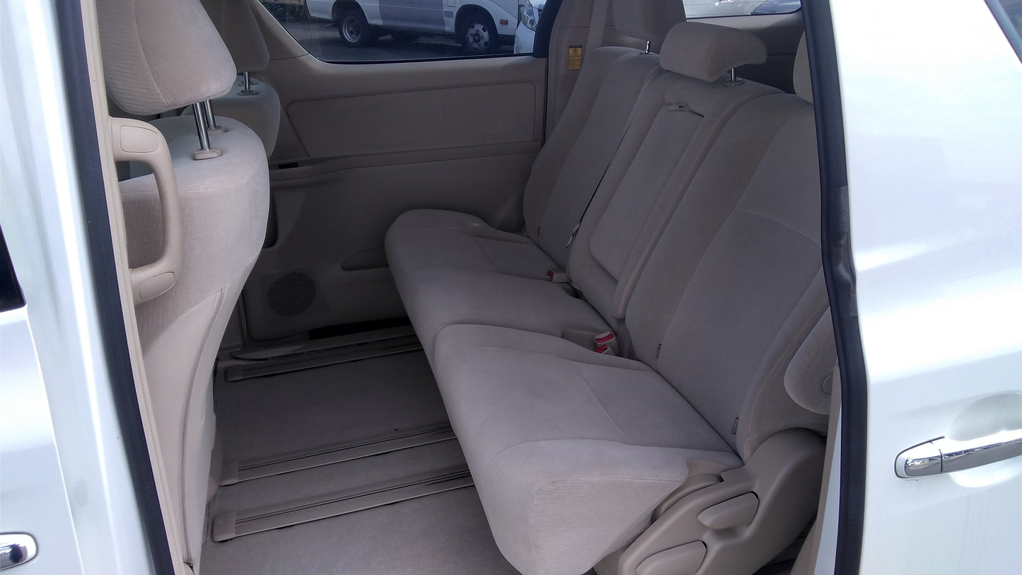 820. Toyota Alphard 240X 2012