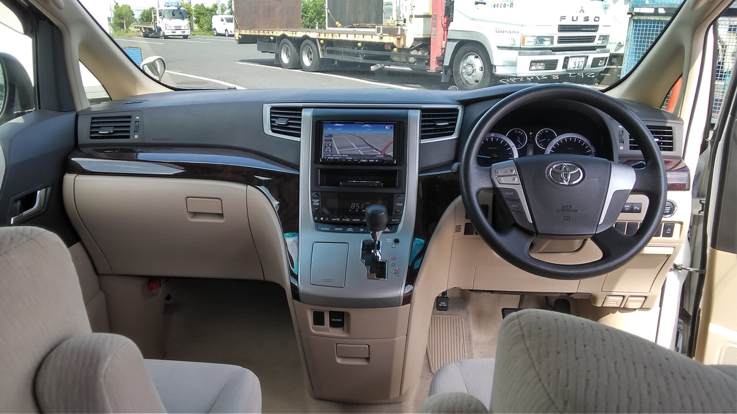 820. Toyota Alphard 240X 2012