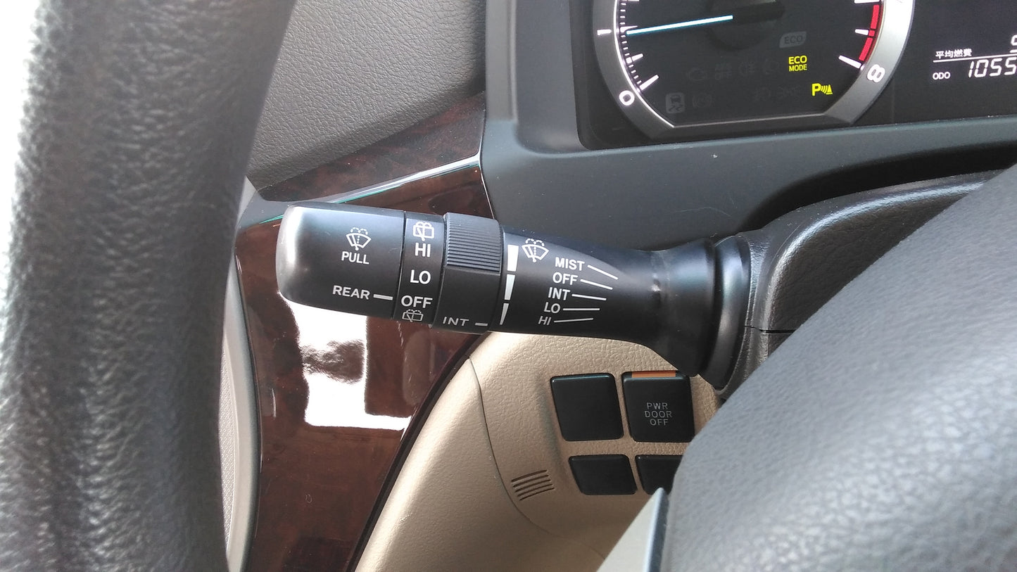 820. Toyota Alphard 240X 2012
