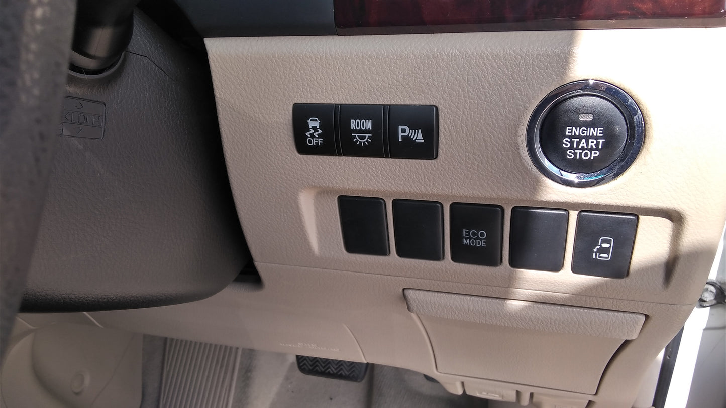 820. Toyota Alphard 240X 2012