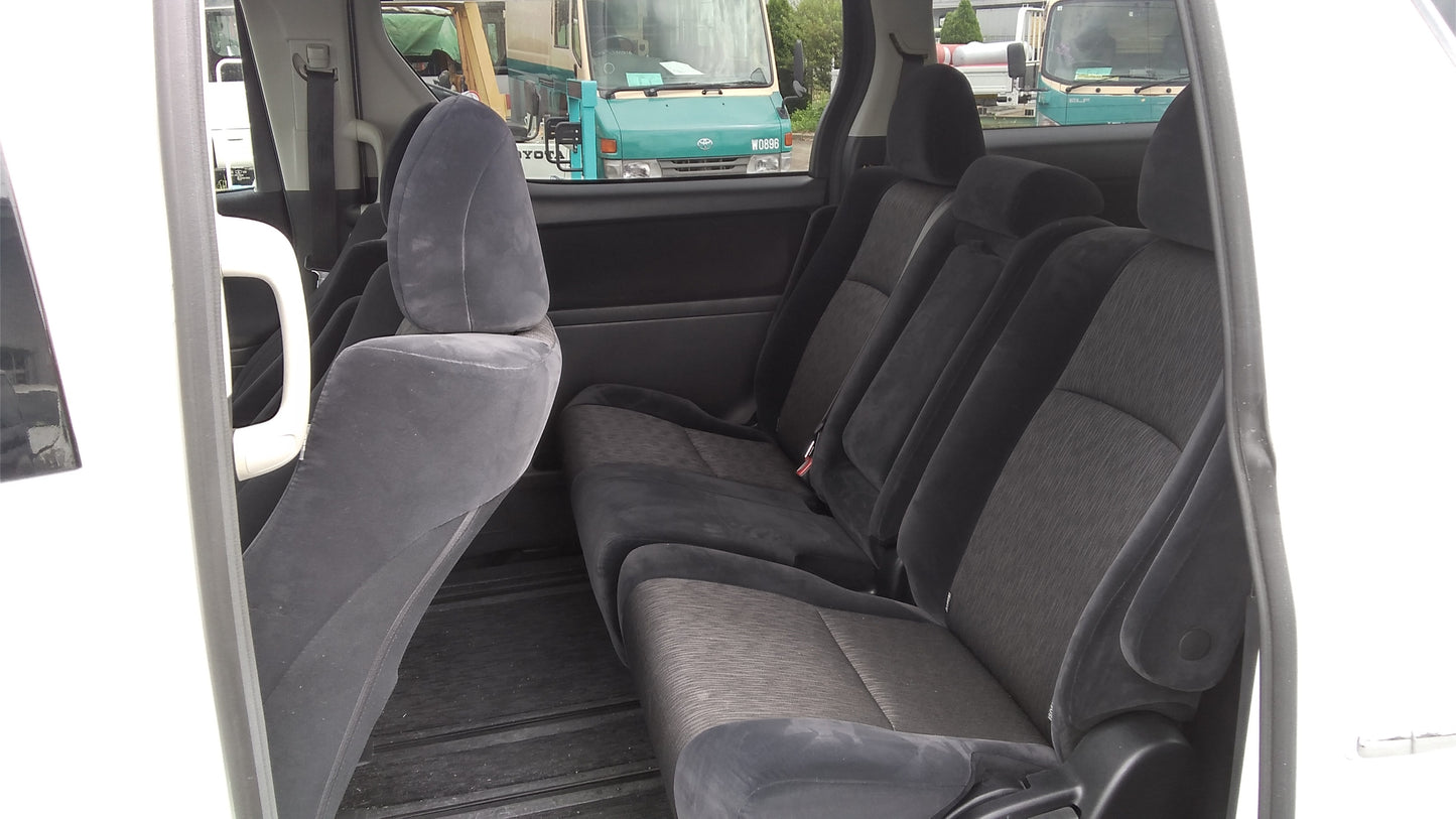 822. Toyota Alphard 240S 2008