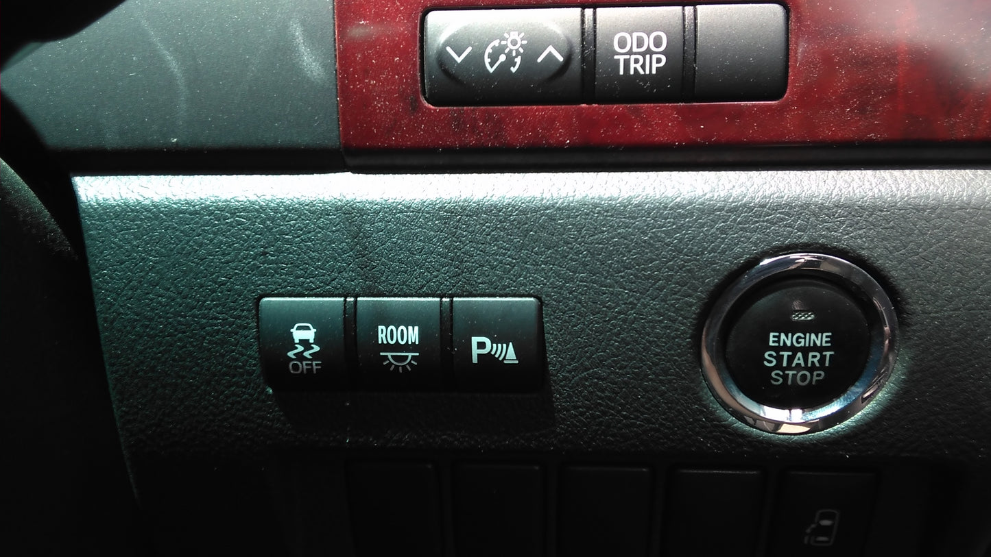 821. Toyota Alphard 240S 2008