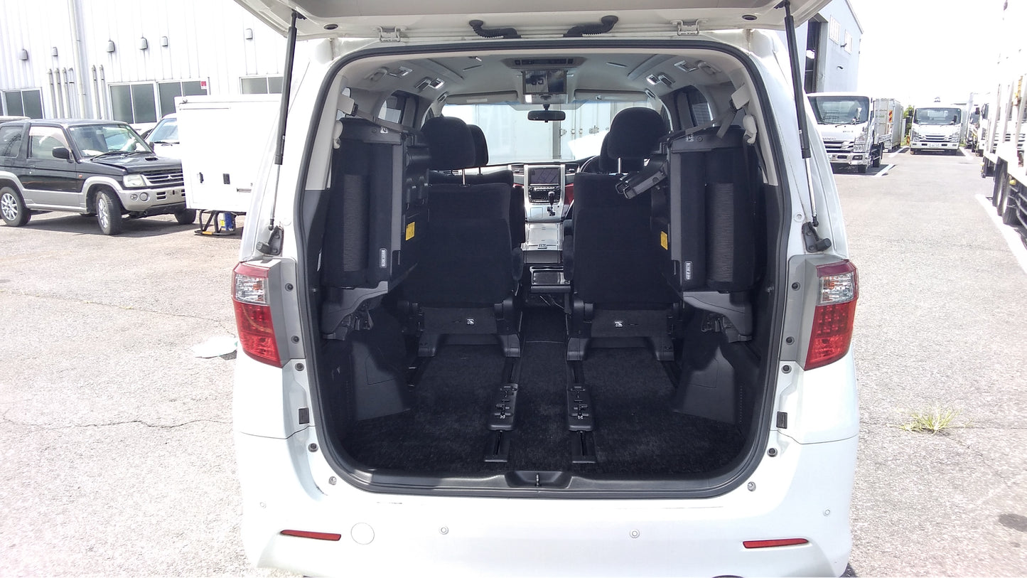 821. Toyota Alphard 240S 2008