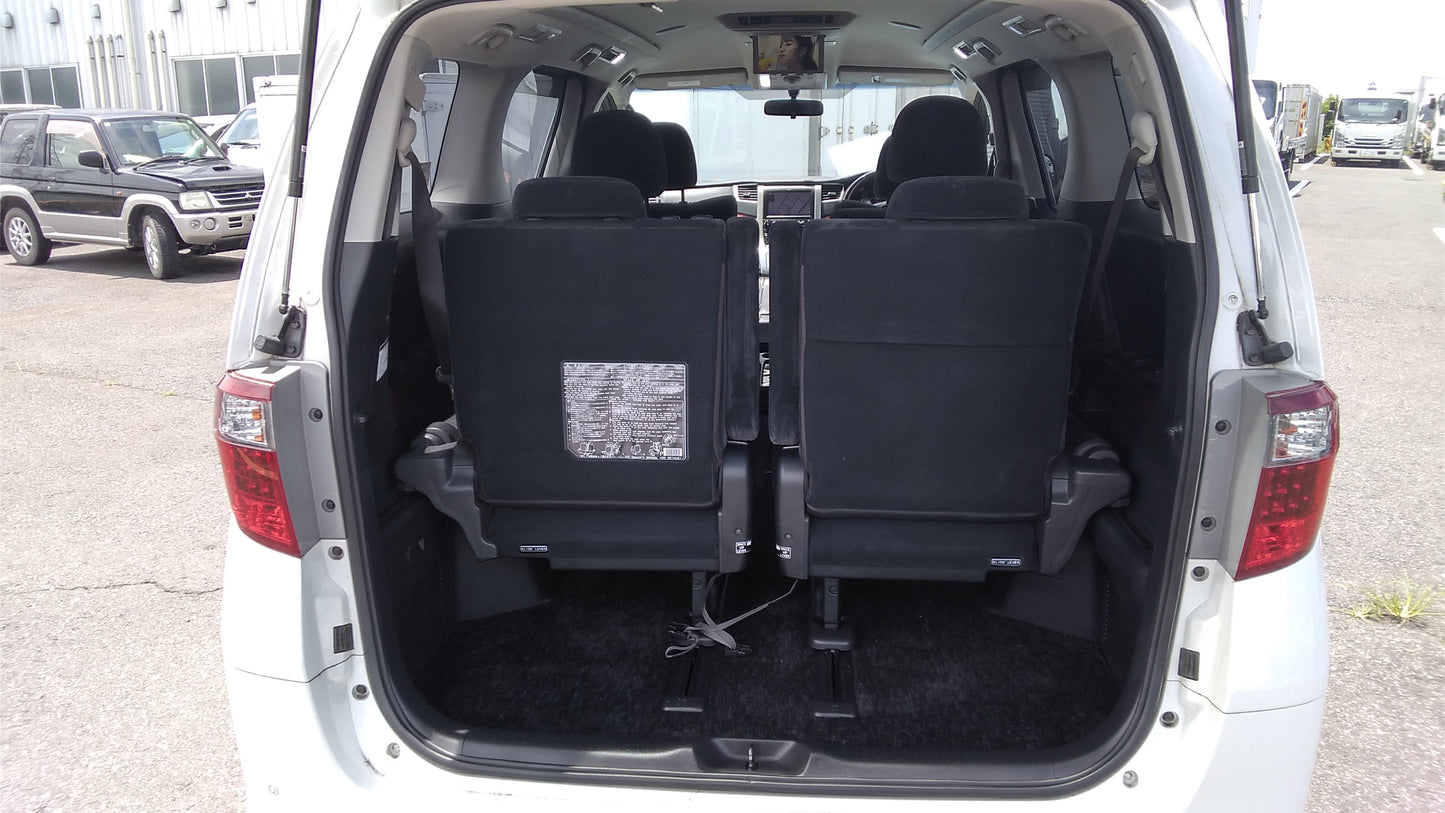 821. Toyota Alphard 240S 2008