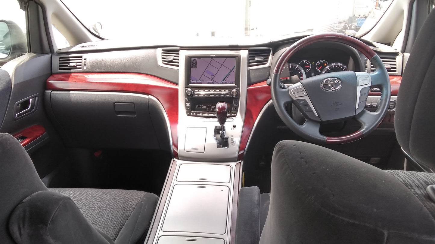 821. Toyota Alphard 240S 2008