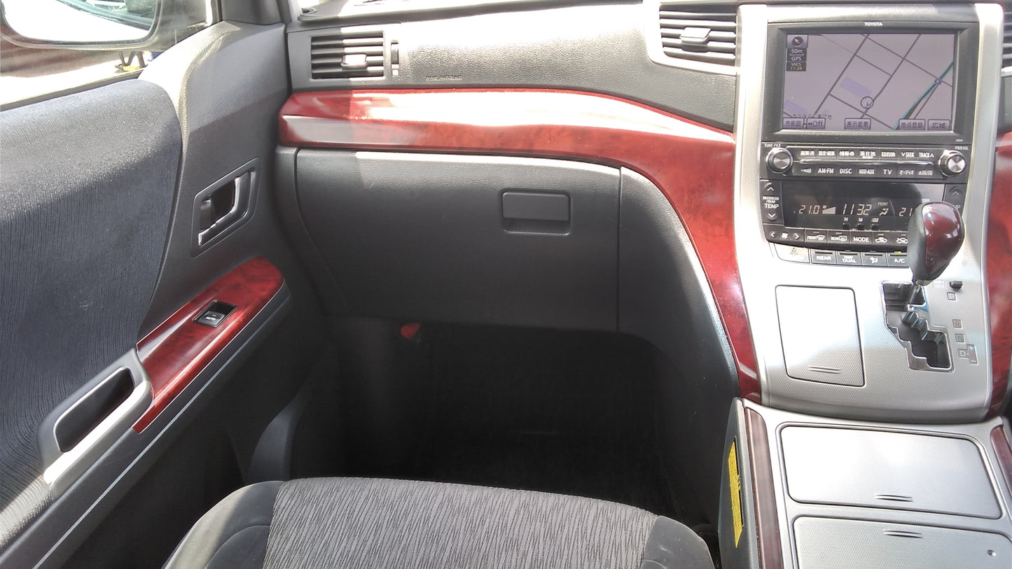 821. Toyota Alphard 240S 2008