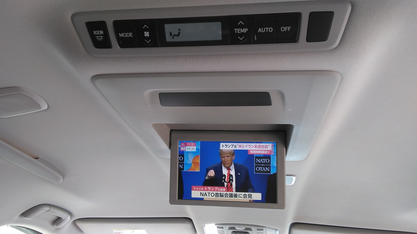 821. Toyota Alphard 240S 2008