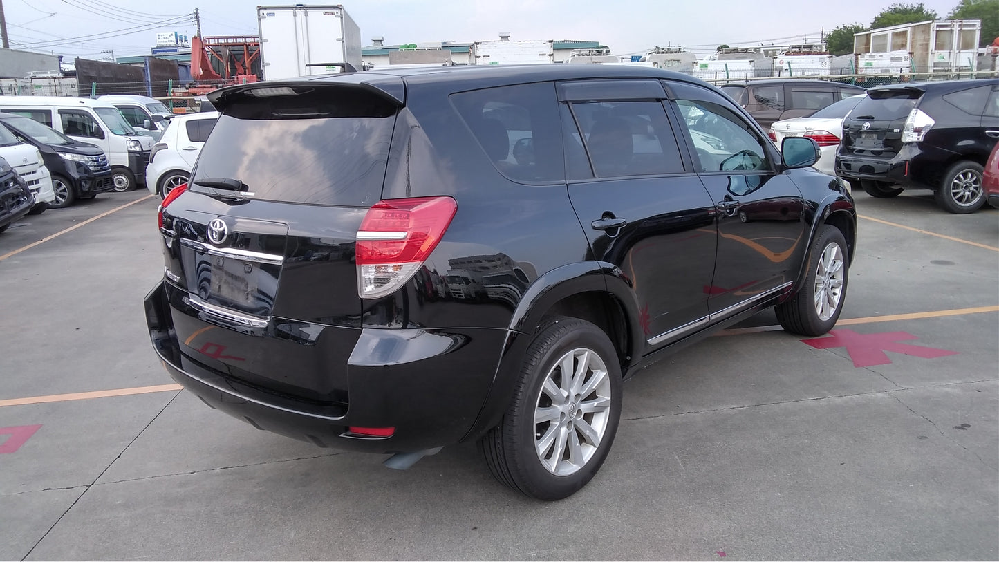 824. Toyota Vanguard 240S S-PKG 2012