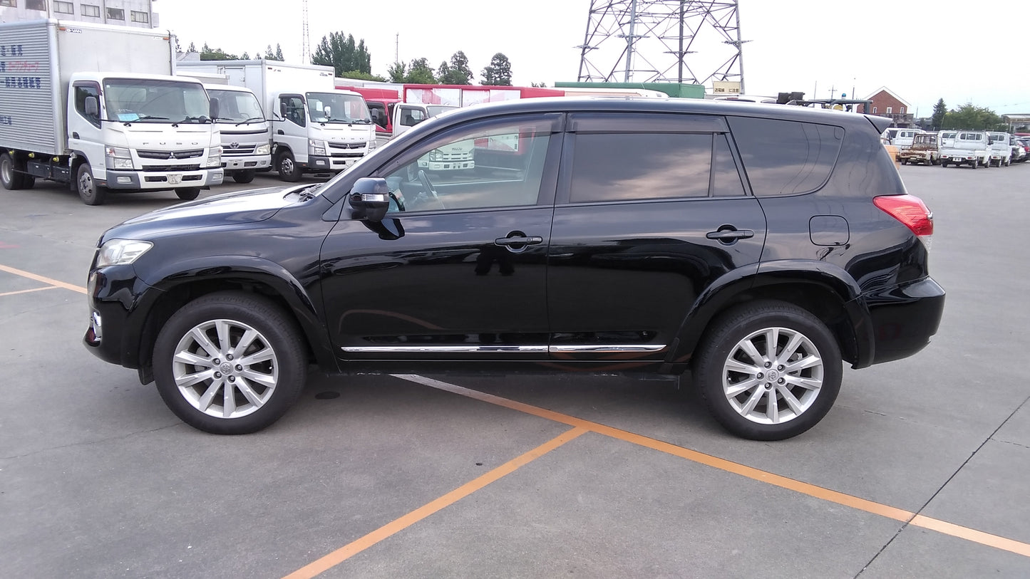 824. Toyota Vanguard 240S S-PKG 2012