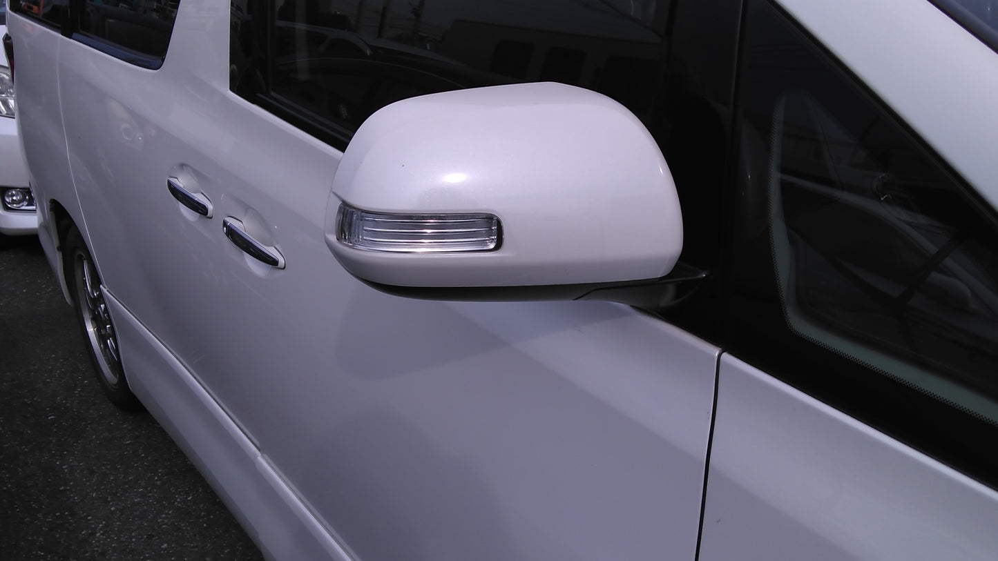 821. Toyota Alphard 240S 2008