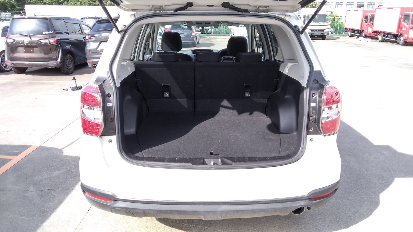 827. Subaru Forester 2.0I-L EYESIGHT 2014