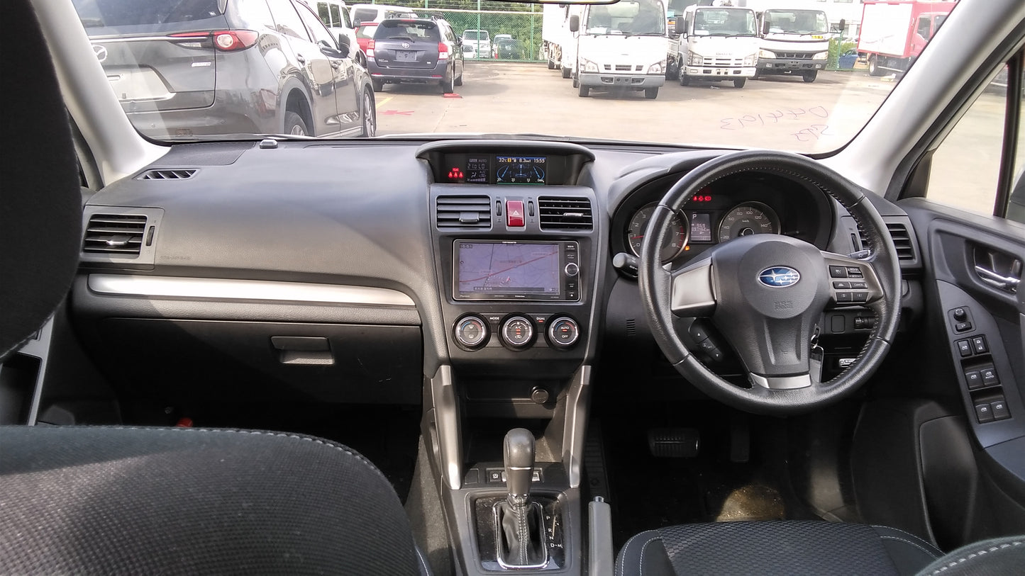 827. Subaru Forester 2.0I-L EYESIGHT 2014