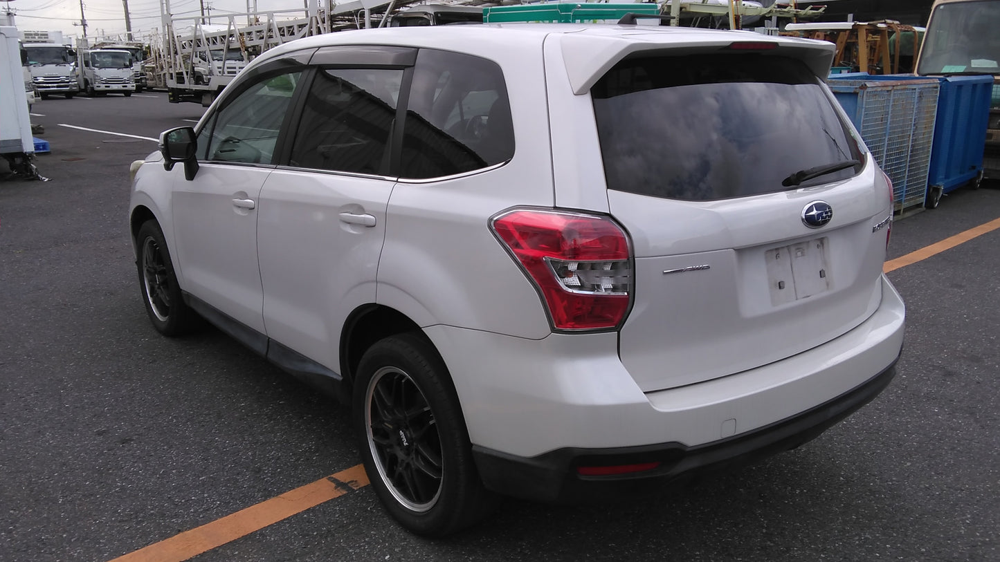827. Subaru Forester 2.0I-L EYESIGHT 2014