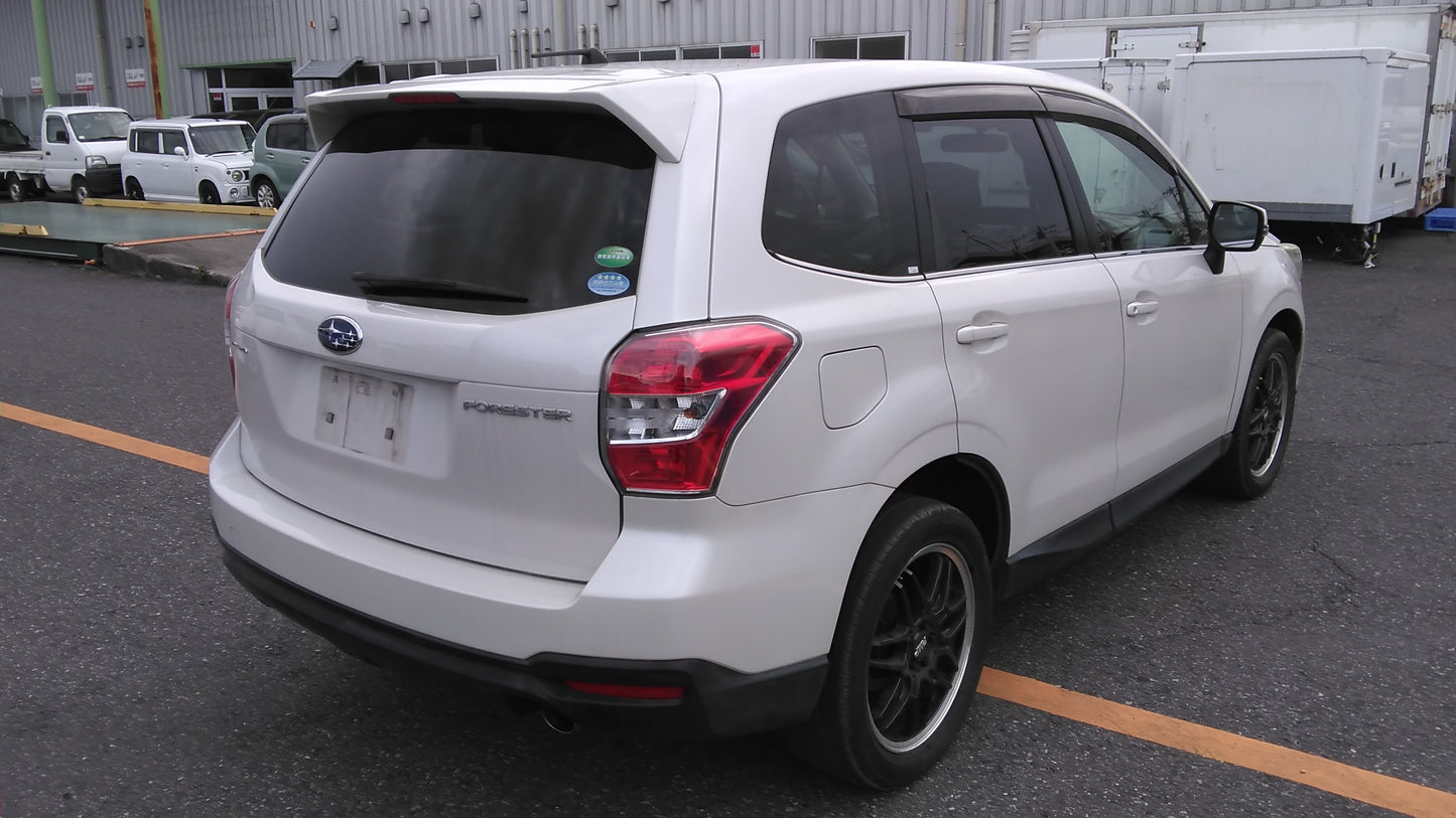 827. Subaru Forester 2.0I-L EYESIGHT 2014
