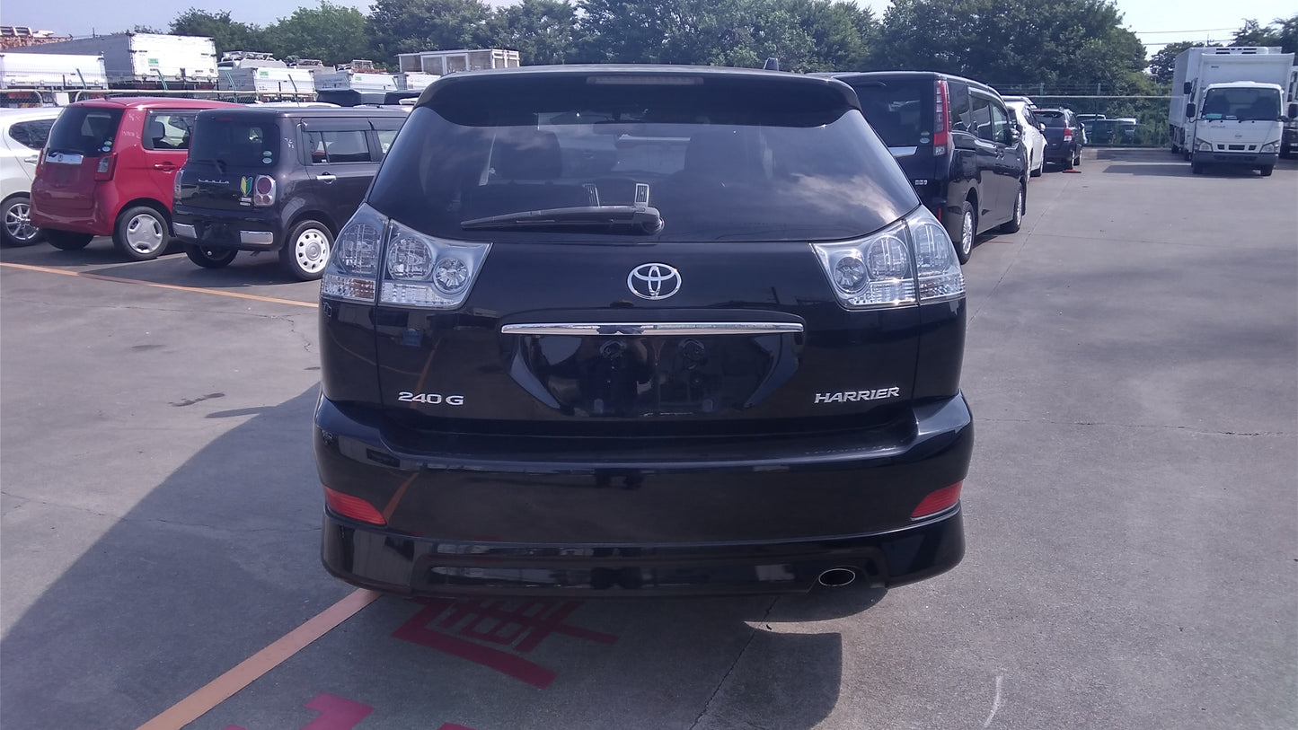 834. Toyota Harrier 240G 2009