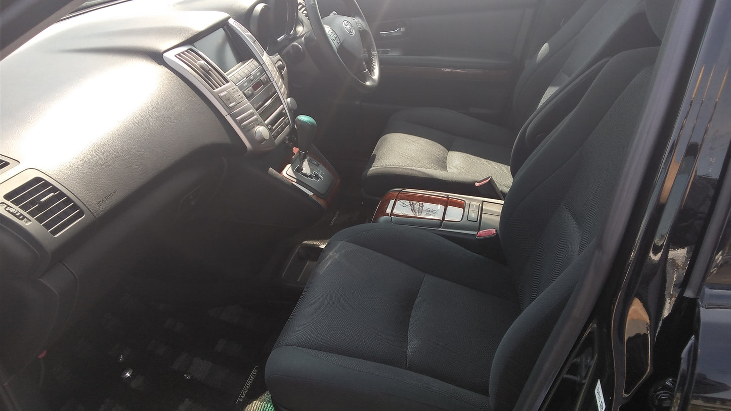 834. Toyota Harrier 240G 2009