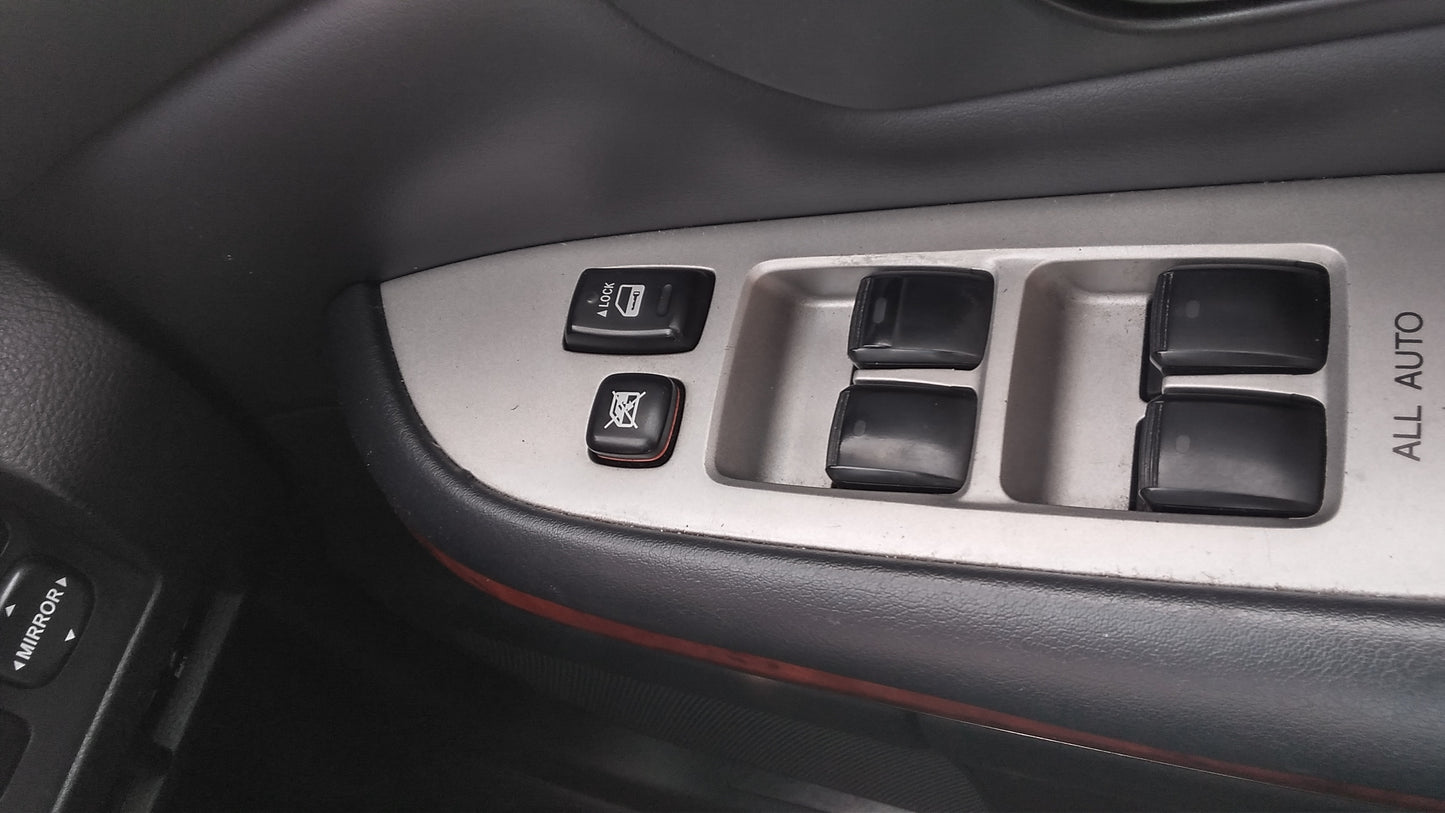 834. Toyota Harrier 240G 2009