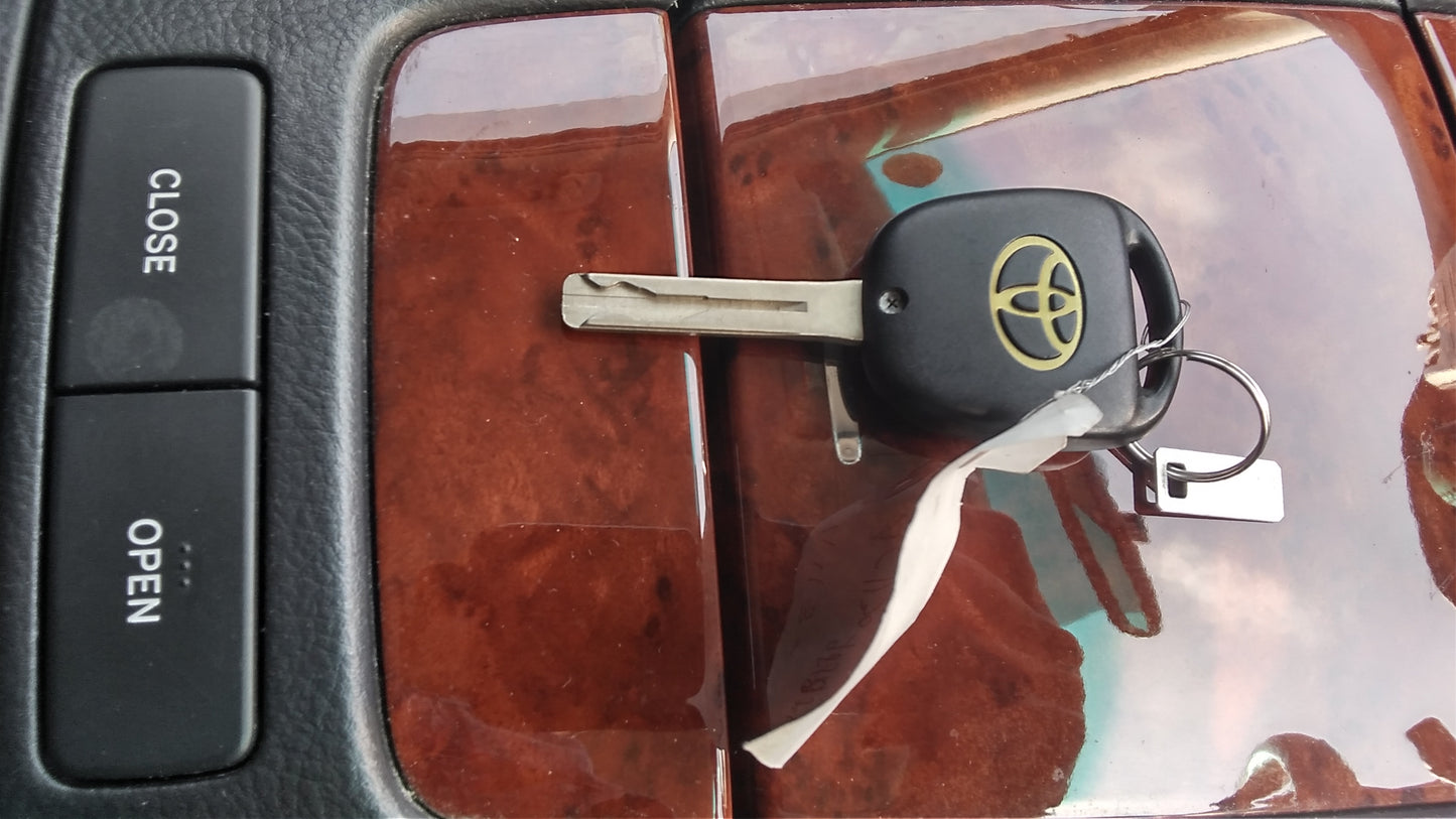 834. Toyota Harrier 240G 2009